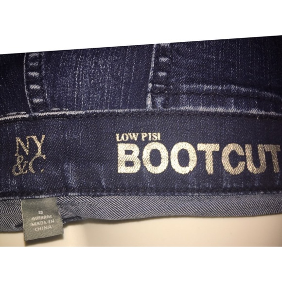 NEW YORK &COMPANY LOW-RISE BOOTCUT DARK WASH JEANS - Picture 3 of 4